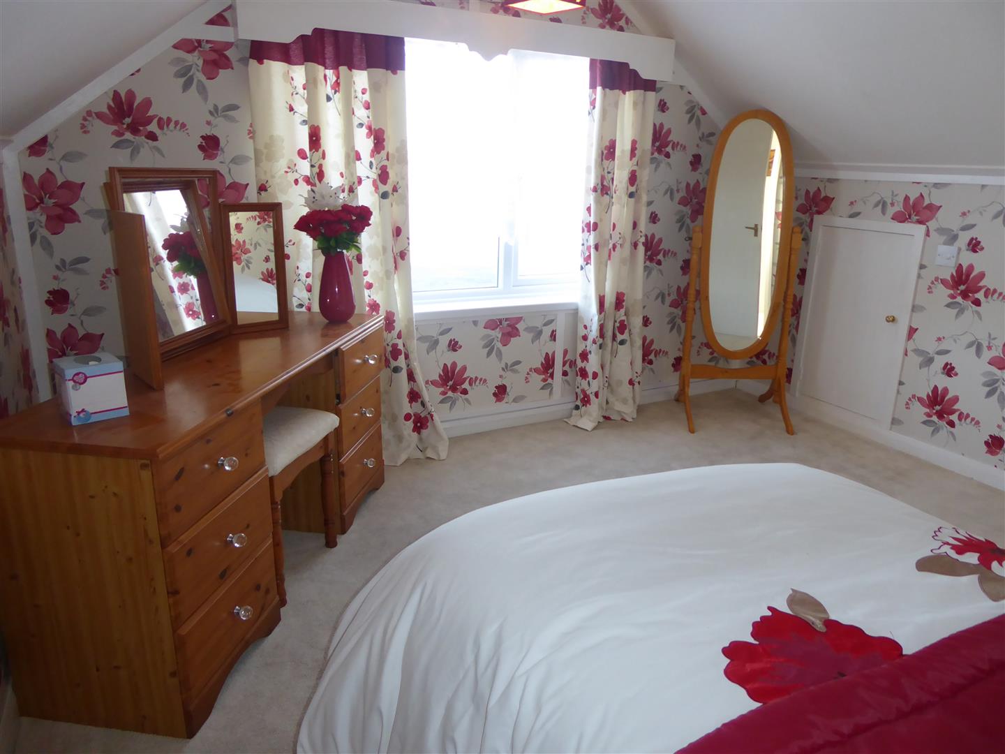 BEDROOM 3 (REAR)